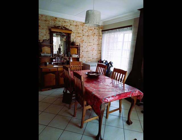 3 BEDROOM TOWNHOUSE FOR SALE IN ELDORAIGNE